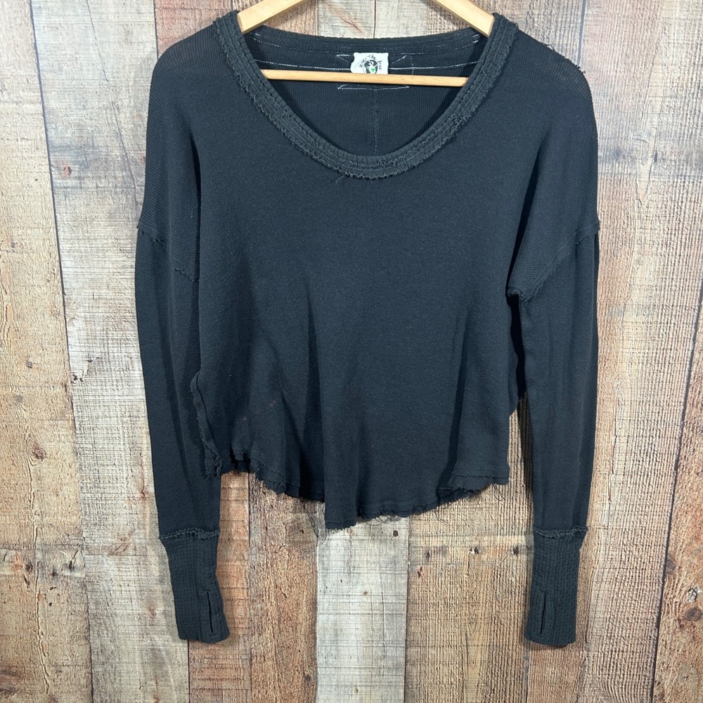 We The Free People Distressed Thermal Top Black Thumbhole Raw Hem Small Grunge